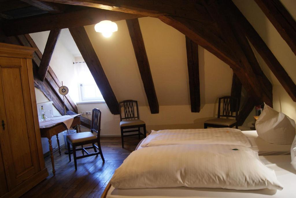 Hotel Zum Schwarzen Ross Und Gutmann Zur Post Hilpoltstein Værelse billede